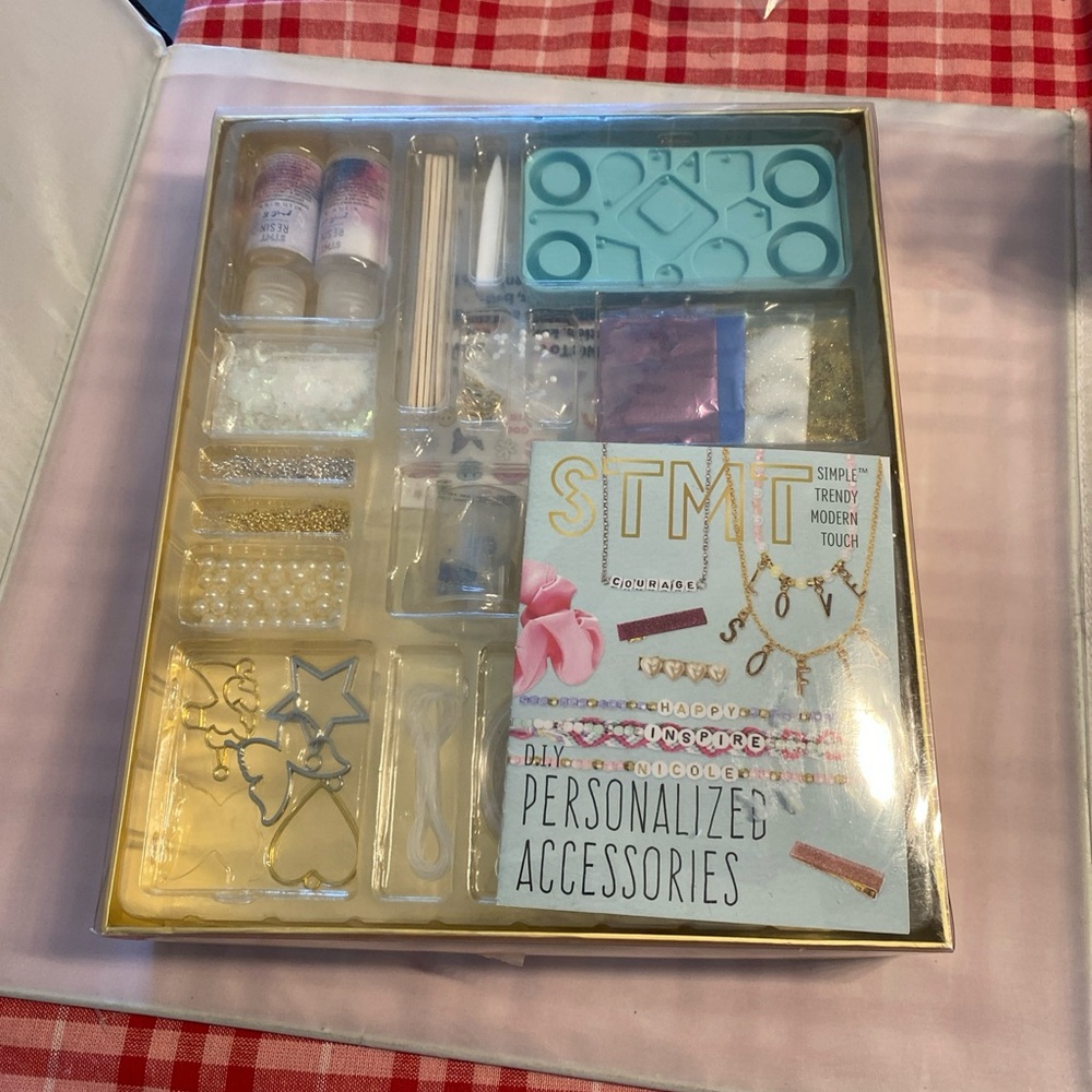 DIY Personalized Accessories Kit